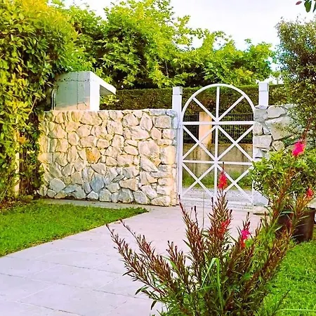 Seaside Boutique Villa Rosee 普拉卡利特索罗